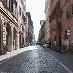 Three Bedrooms In World-Famous Via Giulia - Fromhometorome