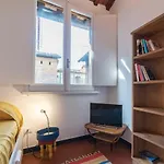 Three Bedrooms In World-Famous Via Giulia - Fromhometorome