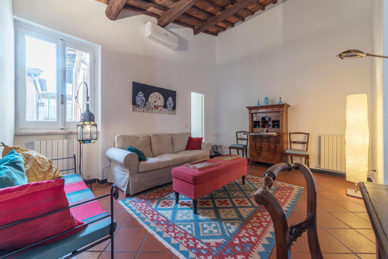 Three Bedrooms In World-famous Via Giulia - Fromhometorome Rom