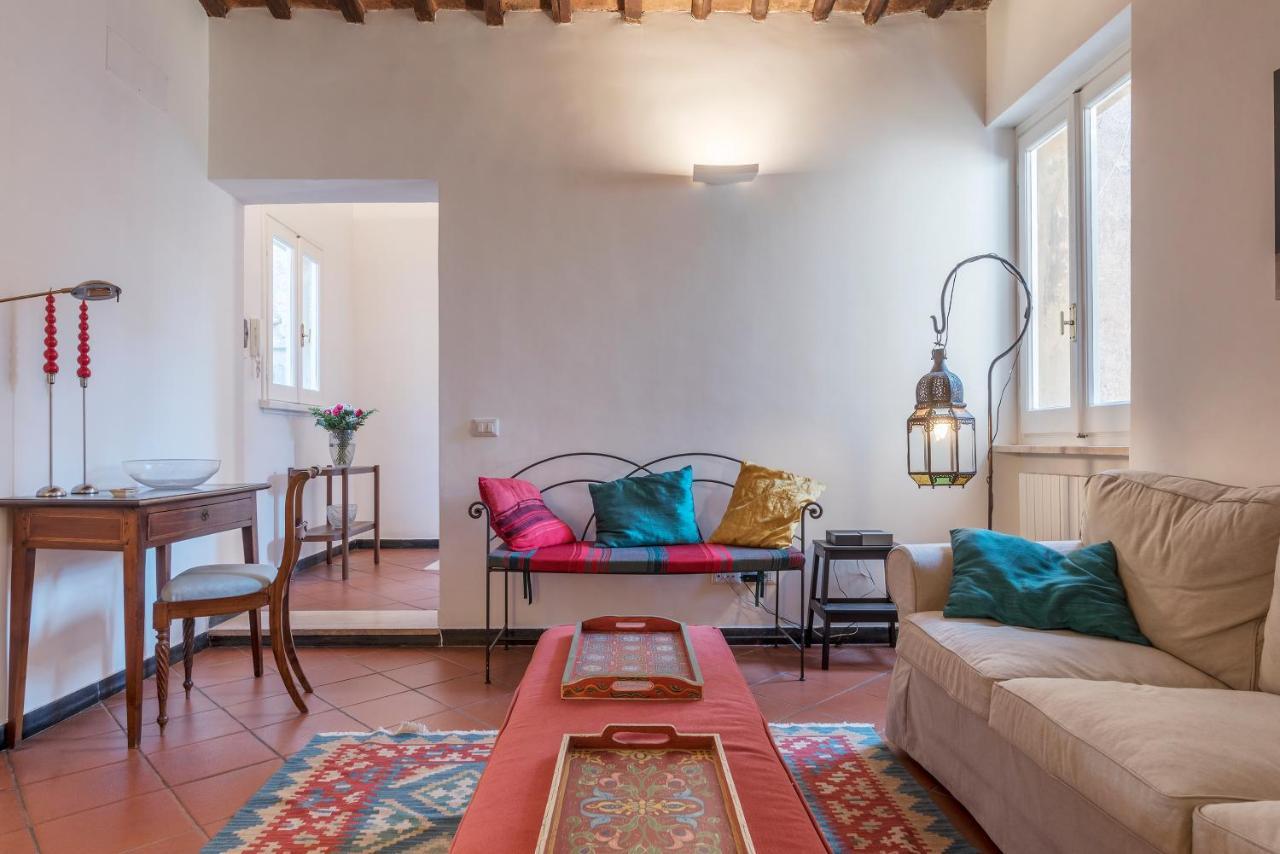 Three Bedrooms In World-famous Via Giulia - Fromhometorome Apartment Rom