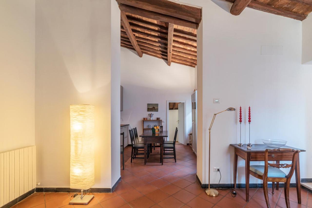 Three Bedrooms In World-famous Via Giulia - Fromhometorome Rom