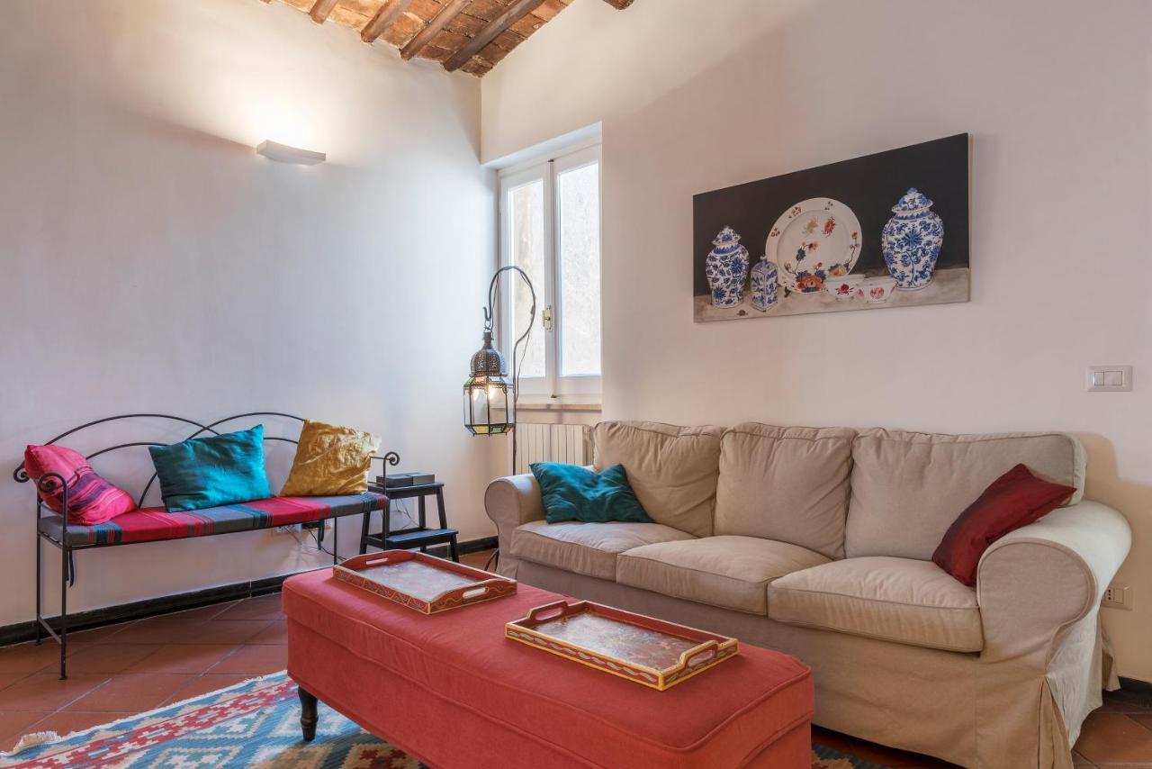 Apartment Three Bedrooms In World-famous Via Giulia - Fromhometorome *