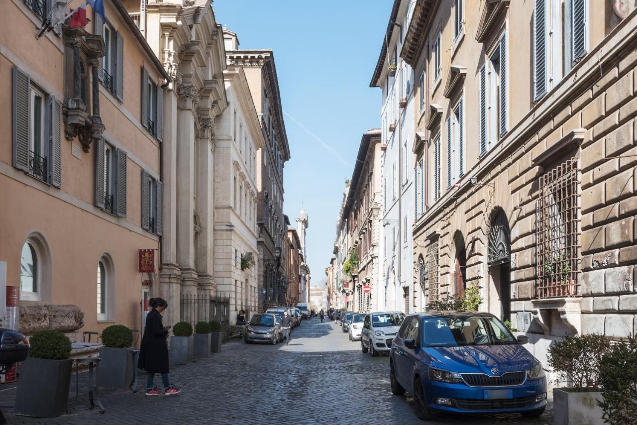Apartment Three Bedrooms In World-famous Via Giulia - Fromhometorome