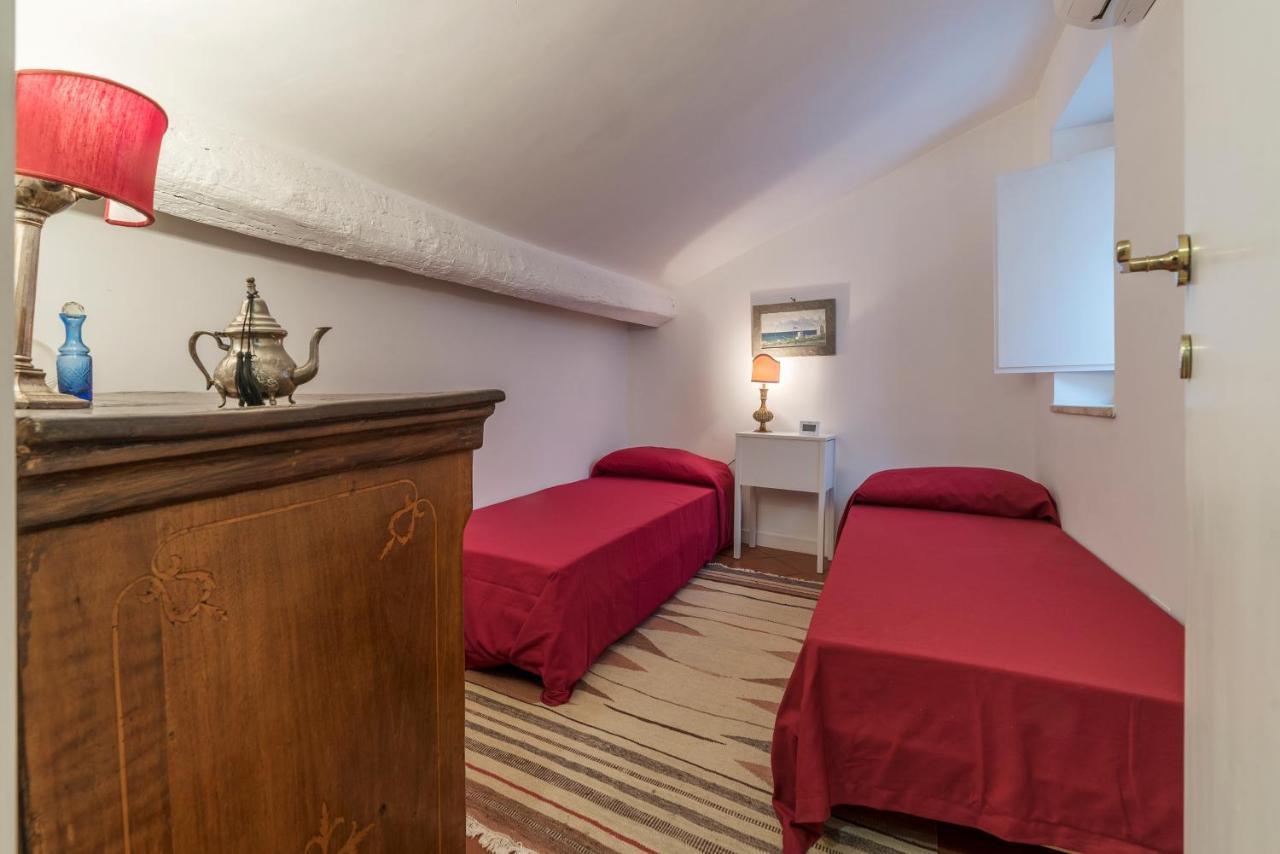 Three Bedrooms In World-famous Via Giulia - Fromhometorome * Rom