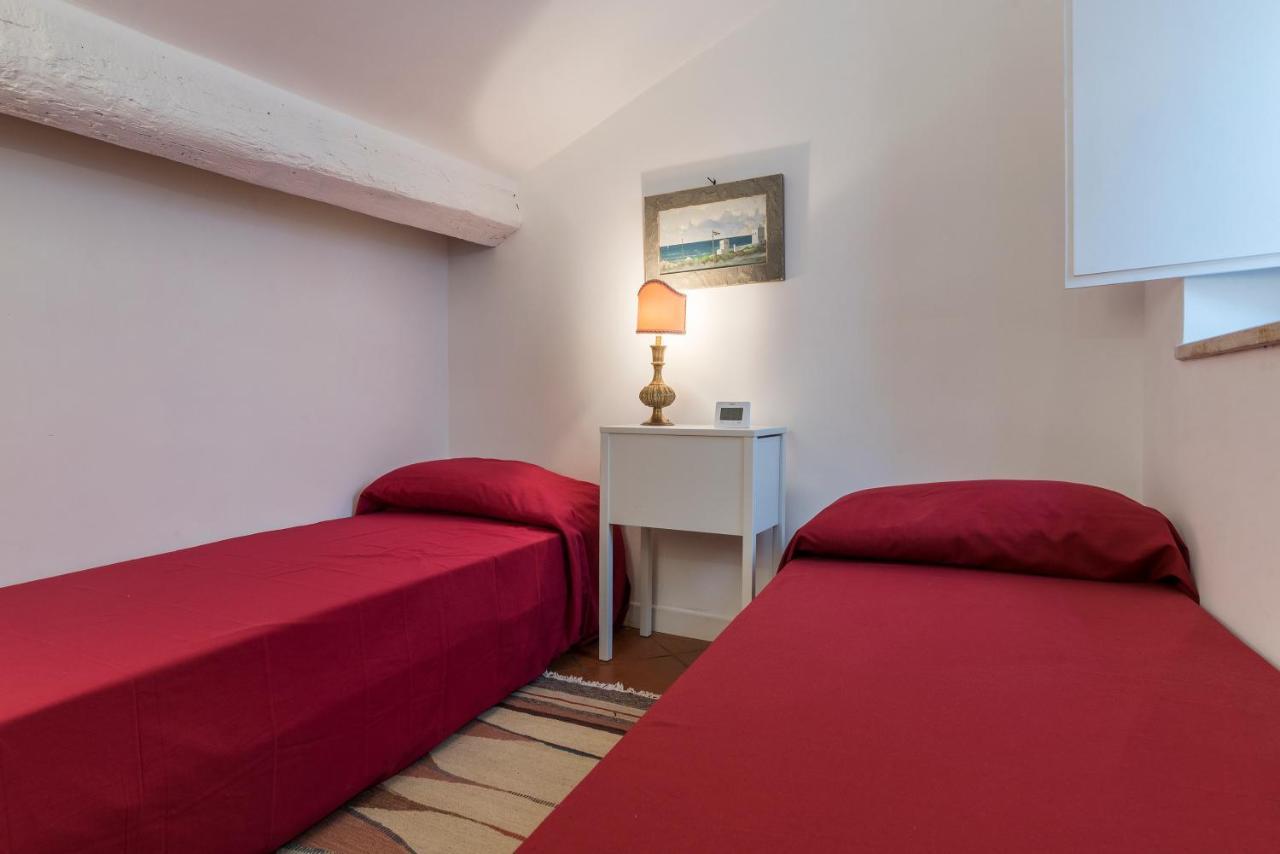 Three Bedrooms In World-famous Via Giulia - Fromhometorome *