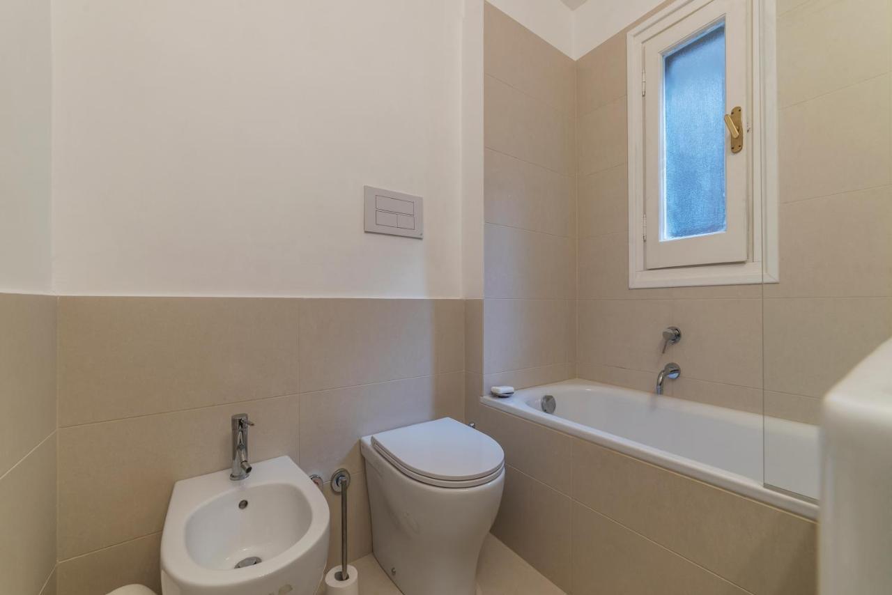 Three Bedrooms In World-famous Via Giulia - Fromhometorome Apartment *